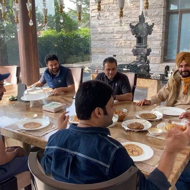 Kapil Is Love ❣️ (@kapilislove) on Twitter photo Pics From <a href="/KapilSharmaK9/">Kapil Sharma</a> Latest Visit To <a href="/sherryontopp/">Navjot Singh Sidhu</a> 's Home!! 😍❤️
Just Imagine How Beautiful Moment It Was, After So Many Months Meeting the Person Who Always Support You In Every phase Of Your Life!!❤️🔥
(1/2) Pics From <a href="/KapilSharmaK9/">Kapil Sharma</a> Latest Visit To <a href="/sherryontopp/">Navjot Singh Sidhu</a> 's Home!! 😍❤️
Just Imagine How Beautiful Moment It Was, After So Many Months Meeting the Person Who Always Support You In Every phase Of Your Life!!❤️🔥
(1/2)