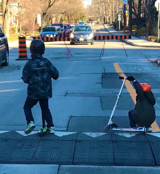 When cities want to keep drivers out they use physical barriers, when they DON’T CARE AT ALL, they use paint. We can protect our most vulnerable road users, our cities just choose not to. #Crosshairs