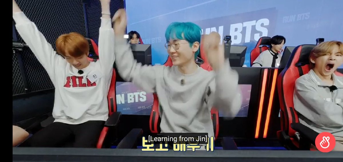 gel_gel06's tweet photo. This is the first time they didn't cover the members when yawning
#runbts115 https://t.co/g2pvKHFaZA