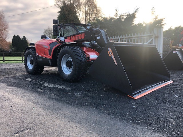 <a href="/rdmachinery/">R & D Machinery</a> Have just delivered this new <a href="/GroupManitou/">Manitou Group</a> MLT737 Elite with a new <a href="/AlbuttLtd/">Albutt Attachments</a> Optimus 8 bucket. This new Manitou will be replacing a 2015 MLT741 and will go straight to work. <a href="/ManitouUk/">Manitou UK 🇬🇧</a>