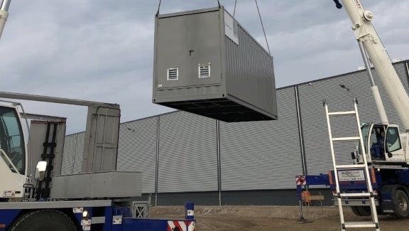Frigosped's tweet photo. In unserer Niederlassung #Wittenberg ist vor kurzem eine #Photovoltaikanlage mit Speichermodulen installiert worden. Diese sorgen unter anderem dafür, dass die Immobilie über einen längeren Zeitraum autark vom öffentlichen Netz betrieben werden kann. #Frigosped #Solarenergie https://t.co/J2gwfrq9go
