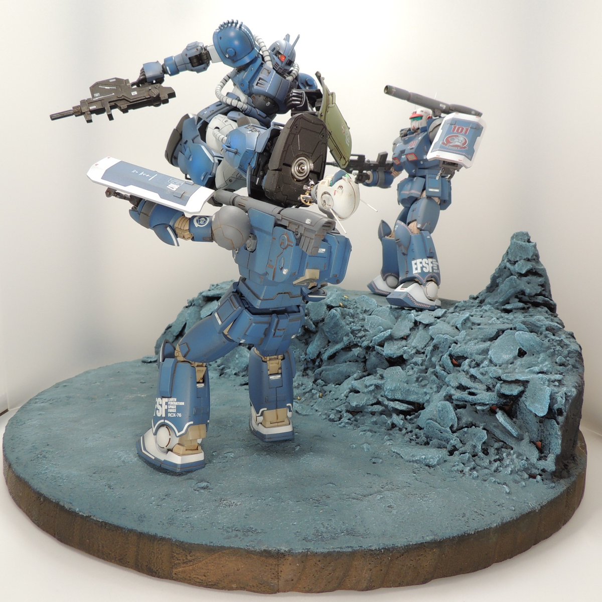 あやぽん Hg1 144ガンキャノン最初期型 鉄騎兵中隊隊長機 が完成 機体色はジオラマ製作時に調色していたカラーを使用し ２機の色味を統一 通信機能が強化された設定でアンテナを延長 頭部バルカンはhiqparts製金属部品 ガンキャノン最初期型 ガン