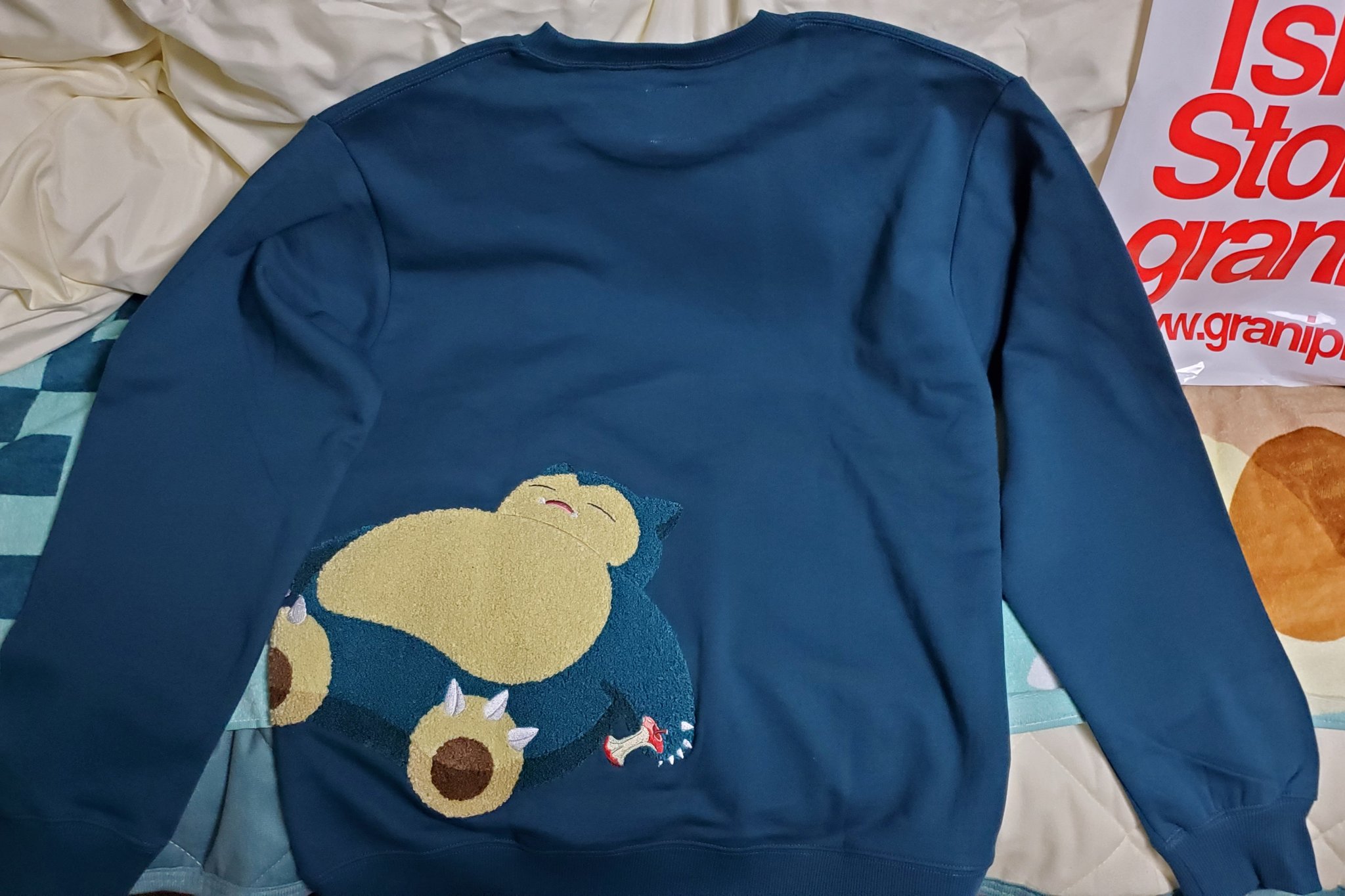 ぐりふ Pa Twitter グラニフにて今日発売のカビゴンのトレーナー買って来ました 仕事終わりの19時頃買いに行ったので売り切れてないか心配でしたが売ってて良かった 背中のカビゴンがめっちゃ可愛い ー カビゴン グラニフ T Co Caylcsftzl