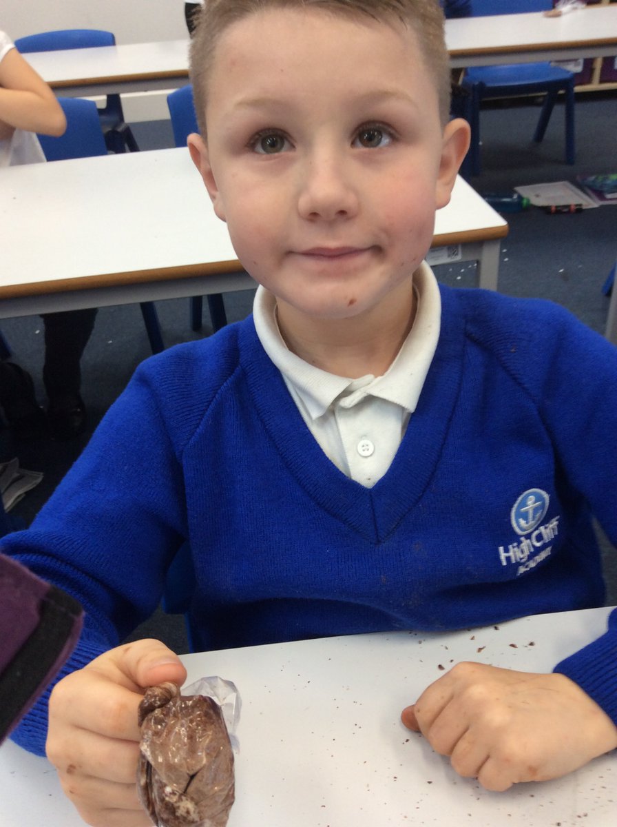 STEPHighCliff's tweet photo. Year 3 started their scientific investigation into how rocks are made by creating their own with chocolate! #MakingRocks #ChocRocks #ScienceRocks #Development https://t.co/frztJaujhb