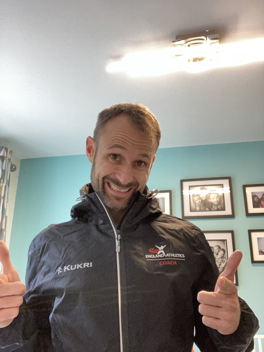 timsrunworld's tweet photo. New bit of running merch! Love having some new kit!!
What’s your latest bit of stash?!!
#ukrunchat #notbluesteel #posingfail https://t.co/9GllrgTi8t