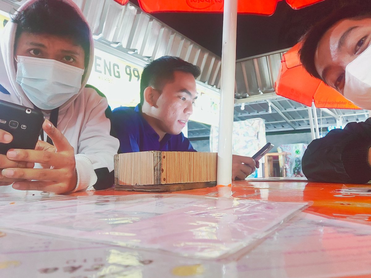 Klan_Kaedehara's tweet photo. Diajakin keluar Ama anak lucknut 😭, #sempora https://t.co/fF5wCE9doH