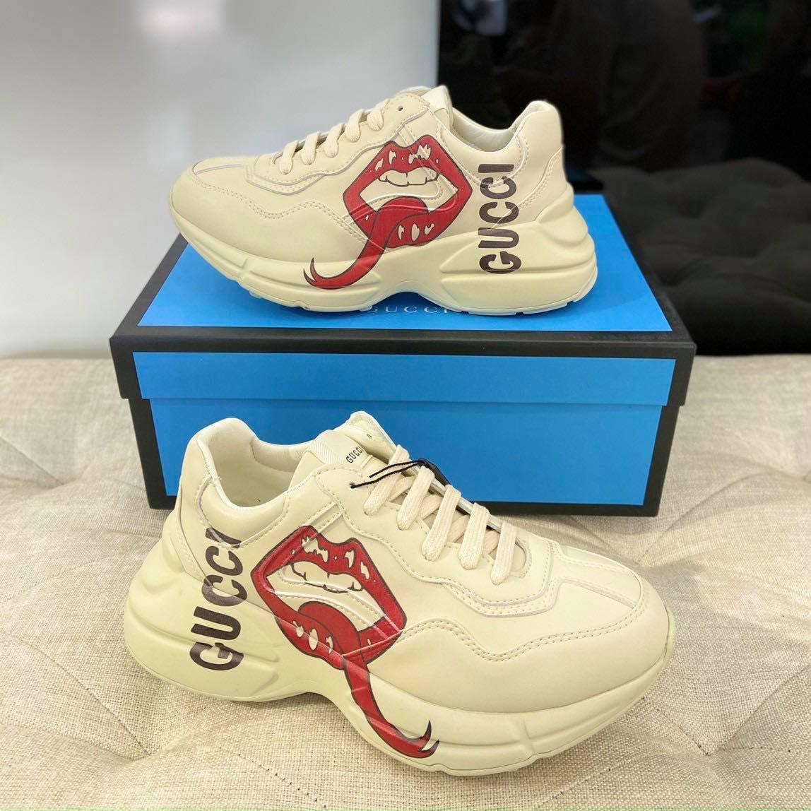 ThoiTrangLogan's tweet photo. Gucci Môi Super
Size : 36 - 43
Giá : 799k

Inbox shop tư vấn nhé ❤️❤️
——
#Thời_trang #Clutch #Clutch_nam #Thoi_trang #Bền #túi_clutch
#Tui_clutch #Ví_nam #Vi_nam #Ví_dài #Vi_dai #Ví_nữ
#Vi_nu #Rẻ #Re #Đẹp #Dep #Phụ_kiện #Ben
#Phu_kien #Chất_lượng #Chat_luong #Free #ship https://t.co/RnhaqmEjA7