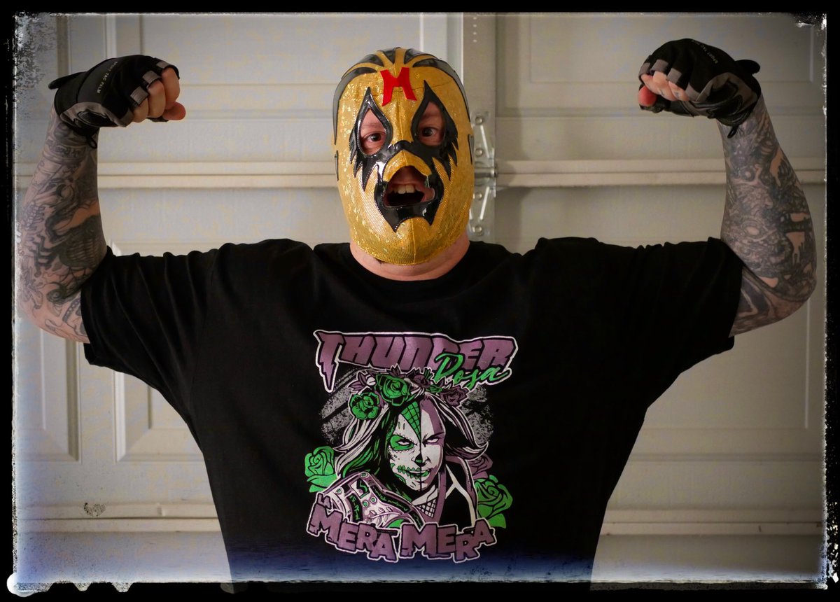 milopantone's tweet photo. Showing my support for @thunderrosa22 #keepithardcore #wrestling https://t.co/tHxhhkng4m