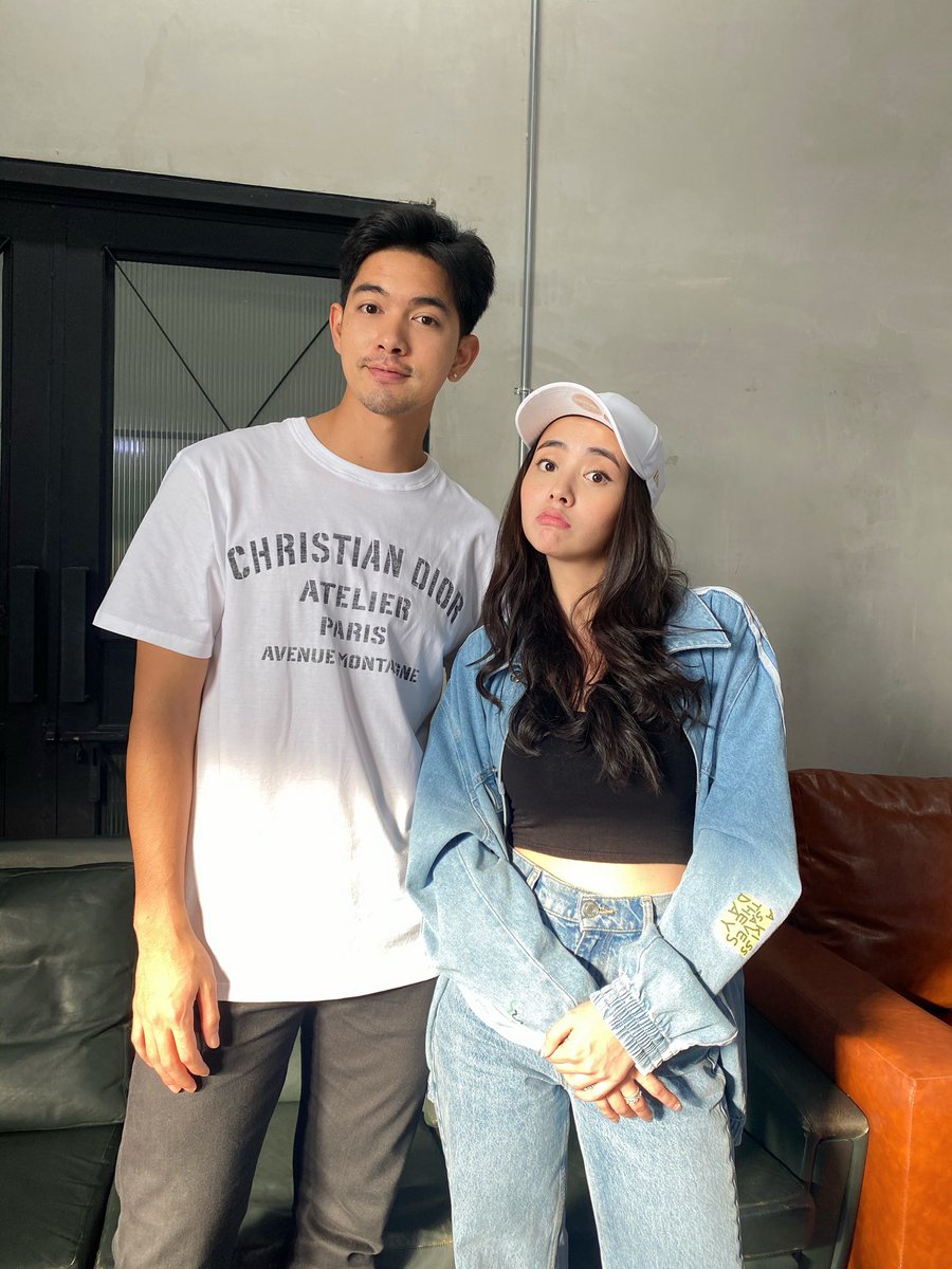 ch_model's tweet photo. นานวันหน้ายิ่งเหมือนกันขึ้นเรื่อยๆ 
#เข้มมุก https://t.co/NkD1XiiYF5