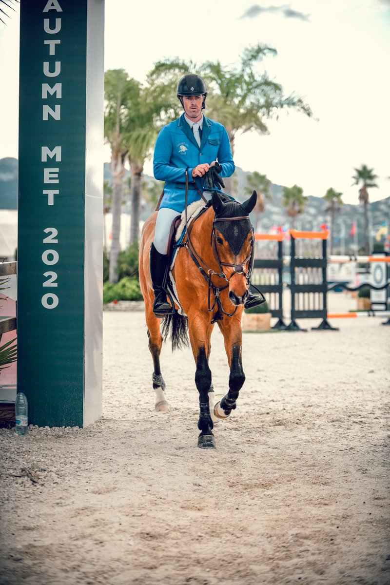 The gloves are off now 👊🏻