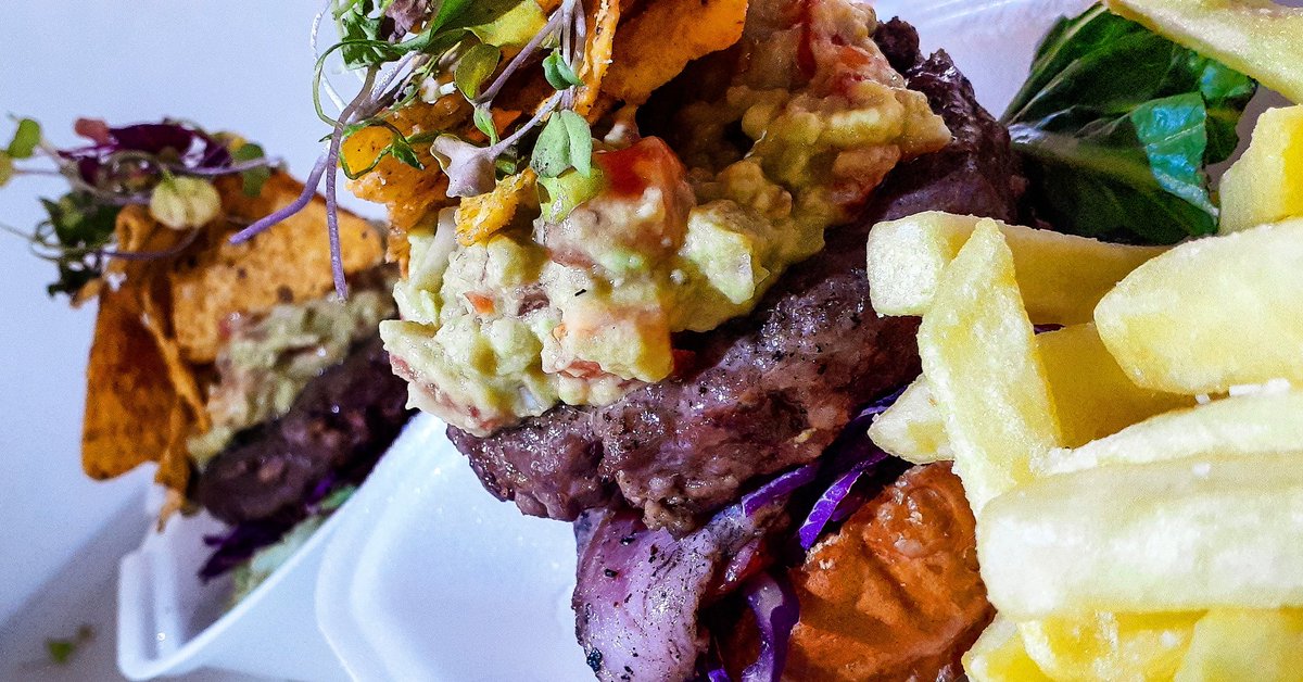 TheWrenchedExp's tweet photo. Burger Tuesday
#burgerchallange #burgerday #burgers #burgerporn #food #gourmetburgers #bunsout #foodarchitect #saca #foodie #chefsdiary #foodporn #foodgram https://t.co/ESNc3dM86a