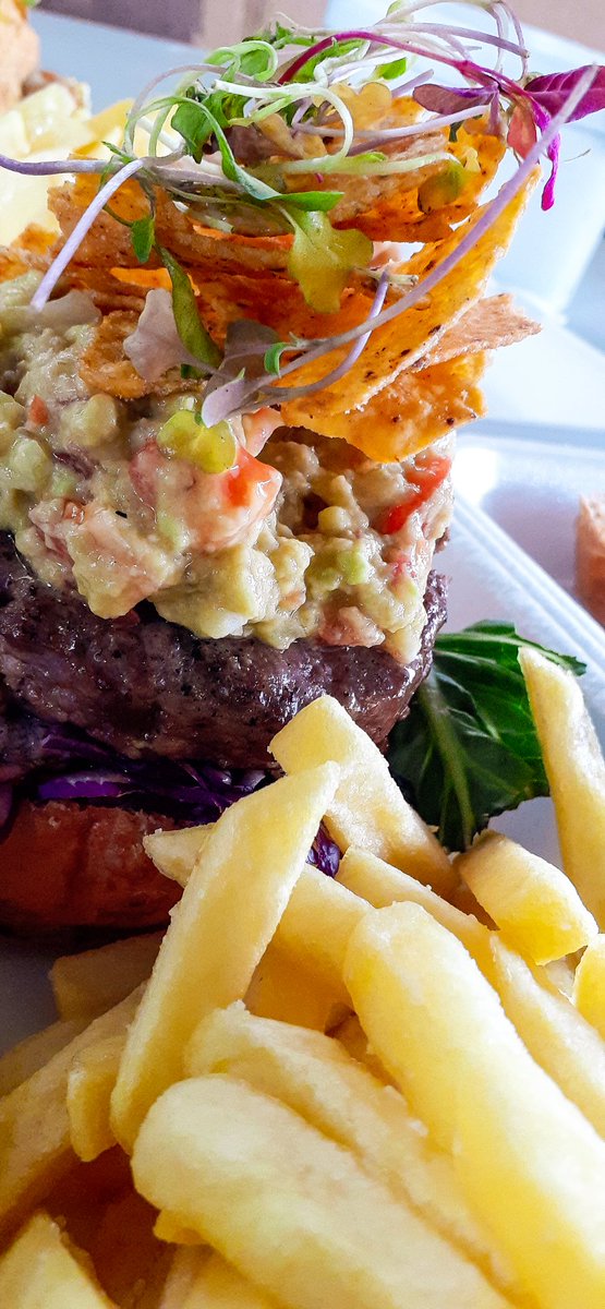TheWrenchedExp's tweet photo. Burger Tuesday
#burgerchallange #burgerday #burgers #burgerporn #food #gourmetburgers #bunsout #foodarchitect #saca #foodie #chefsdiary #foodporn #foodgram https://t.co/ESNc3dM86a