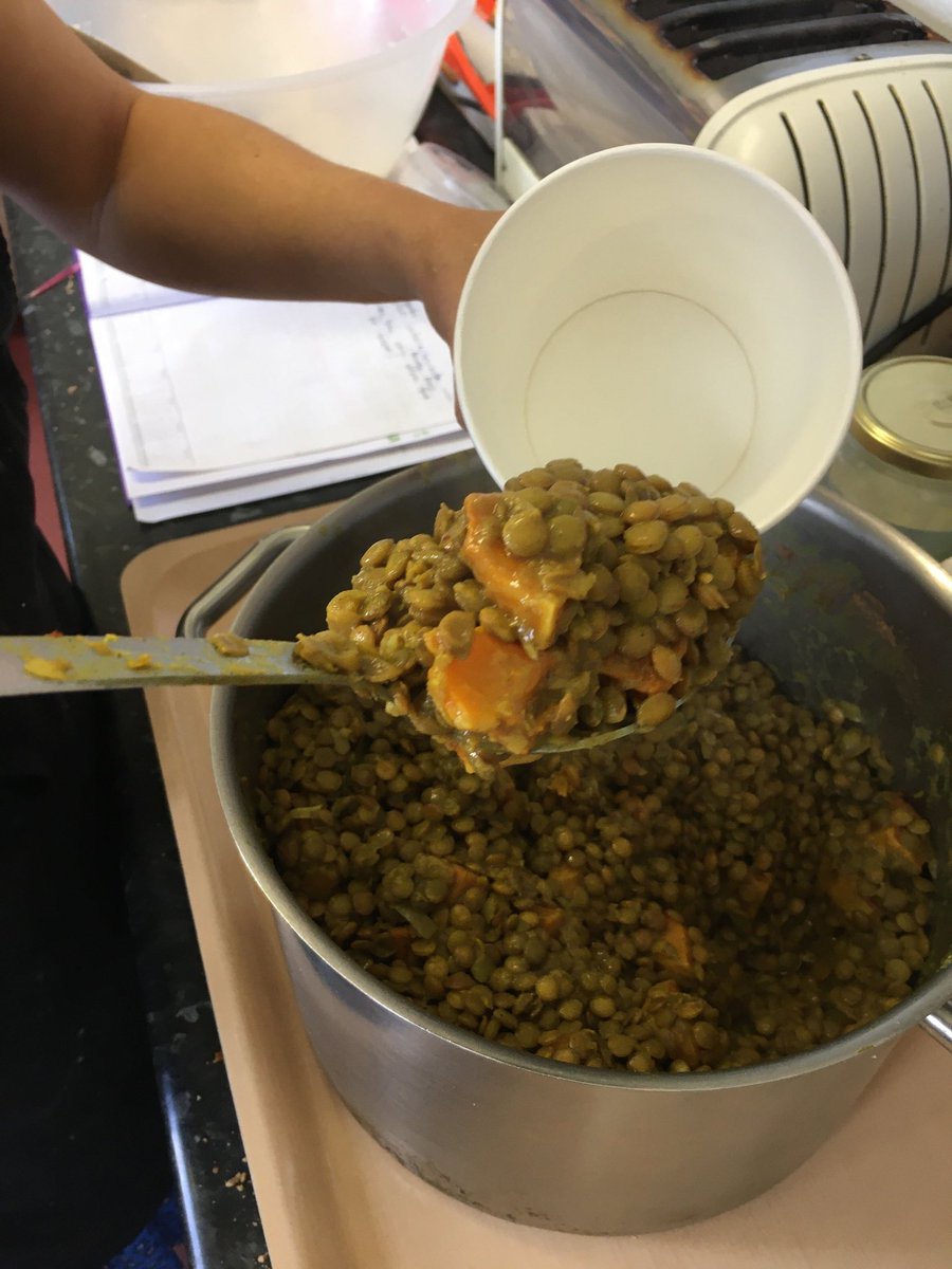 umbrella_cafe's tweet photo. First day of lunches done! That was fun and lovely to see some of our regulars on the doorstep 💛
Thank you again for the support!
Jane is back in the kitchen tomorrow making a delicous Sicilian caponata stew #webringlunchtoyou #nocookwednesday #whitstable https://t.co/kxEiYpd0Me