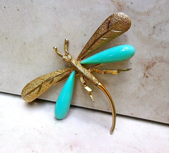 renaissancefai's tweet photo. HOBE' Dragonfly Faux Turquoise Brooch, Etched Gold Tone, Signed Vintage https://t.co/EuPzygTBZy #blue #animals #gold #no #women #midcentury #dragonflybrooch #insectbrooch #fauxturquoise https://t.co/lIsPOJHhCR
