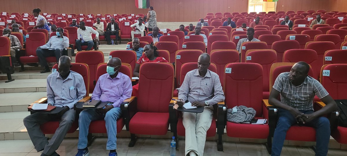 ObupOmod's tweet image. የጋምቤላ ክልልና የጋምቤላ ከተማ ከፍተኛ አመራሮች በወቅታዊ ሀገራዊ እና ክልላዊ ጉዳዮች ዙሪያ ውይይት እያካሄዱ ሲሆን በውይይት መድረኩም የስግብግቡ የህወሓት ጁንታ ቡድንን በማውገዝ አቋም ይያዛል ተብሎ ይጠበቃል።