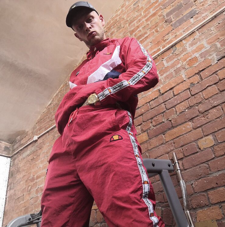 Looking down on you lot having a grab of my Scally dick! Rt if you love a chavvy lad in a tracksuit!???#ROLEX