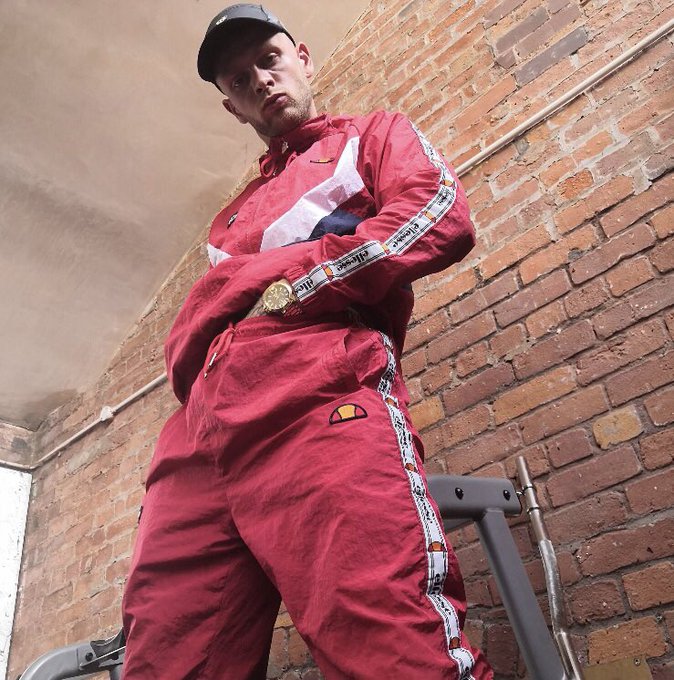 Looking down on you lot having a grab of my Scally dick! Rt if you love a chavvy lad in a tracksuit!???#ROLEX