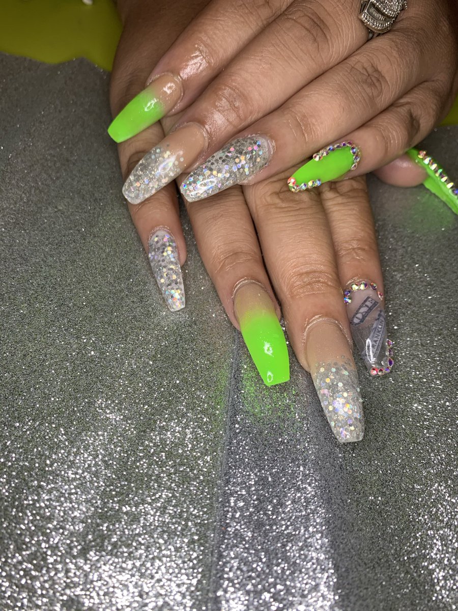 Big__Rece's tweet photo. TAP TAP TAP IN! Weβre currently running a welcome special all sets $25+bling
Follow us on Ig:NaildW.Rece
#rva #vsu #vuu #notpolish https://t.co/ZKubQIerdy
