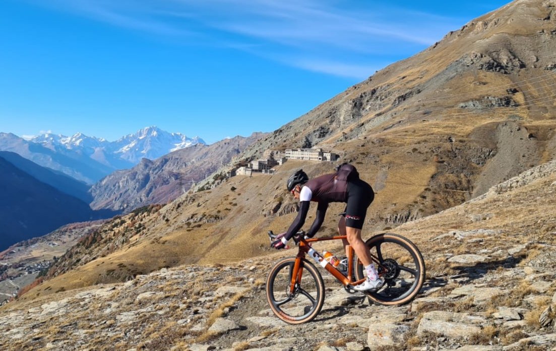 paolomeispeaker's tweet photo. E anche oggi un po' di #gravel l'abbiamo fatta .
#cogne #valledaosta #3T #exploro #spengle #ekoi https://t.co/1GFz00pLSD