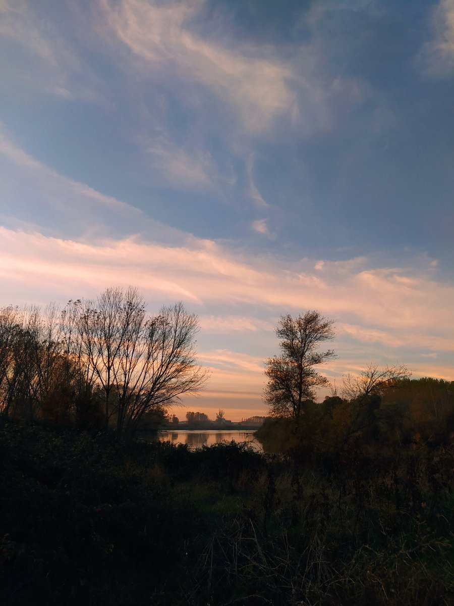 Marta_Sau's tweet photo. El martes me ha regalado un bonito atardecer https://t.co/ERsxdRMImu