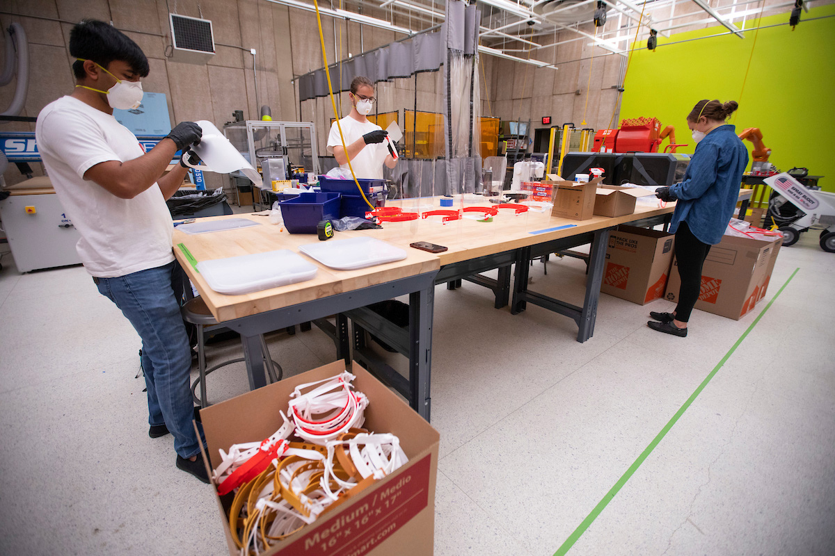 An effort to ramp up production of face shields when the pandemic hit is one example of Iowa State’s innovation and discovery that APLU recognized with its 2020 Innovation award: news.iastate.edu/news/2020/11/1… 

#IowaStateInnovates