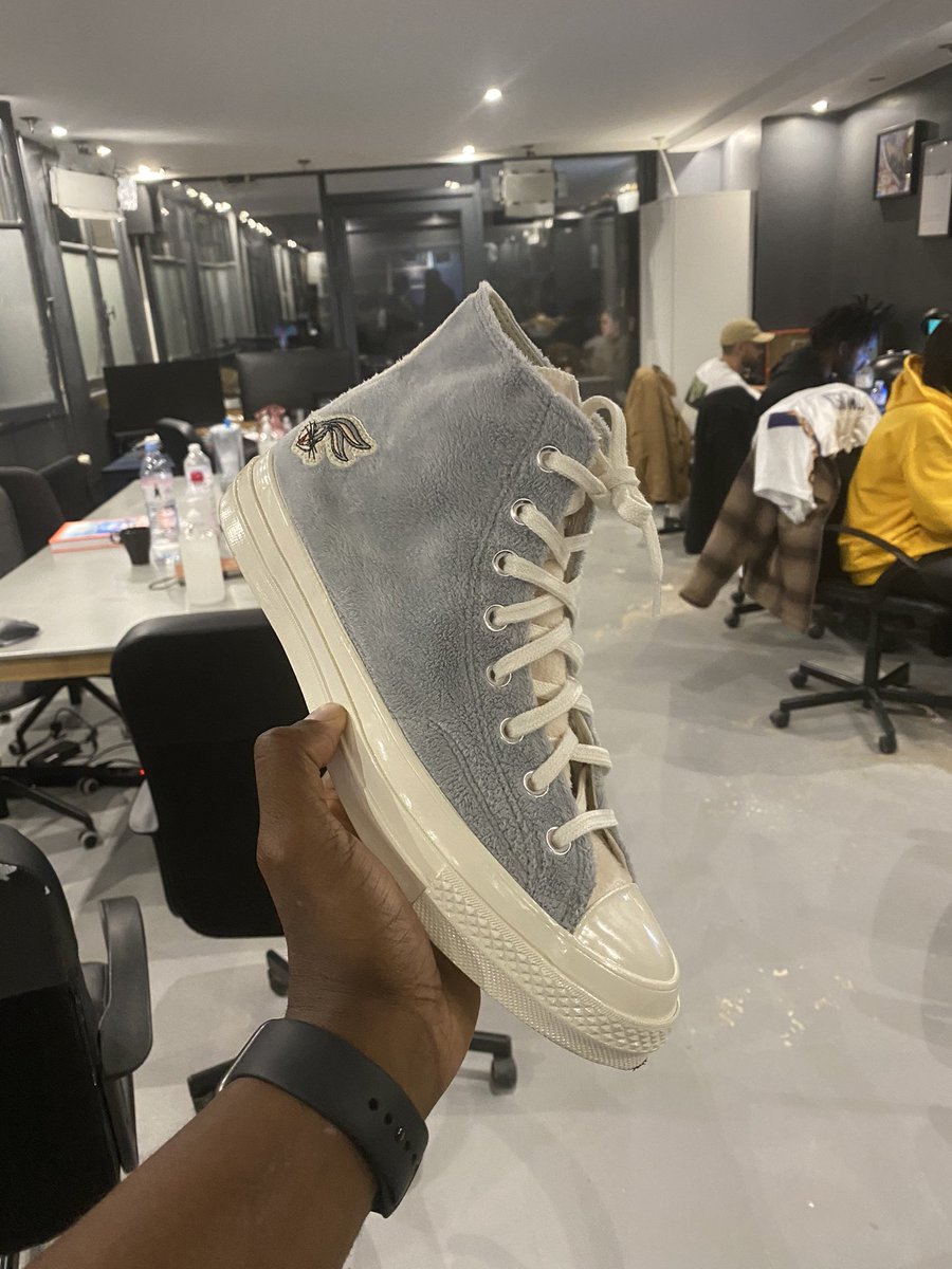 CaminoTV's tweet photo. La Converse 70 X Bugs Bunny 🤤🔥

https://t.co/nBTFz7qYoQ

La matière et les finitions sont folles pour 100€ ! On veut plus de collab dans le délire🤝✨ https://t.co/OxzKlWCEFu