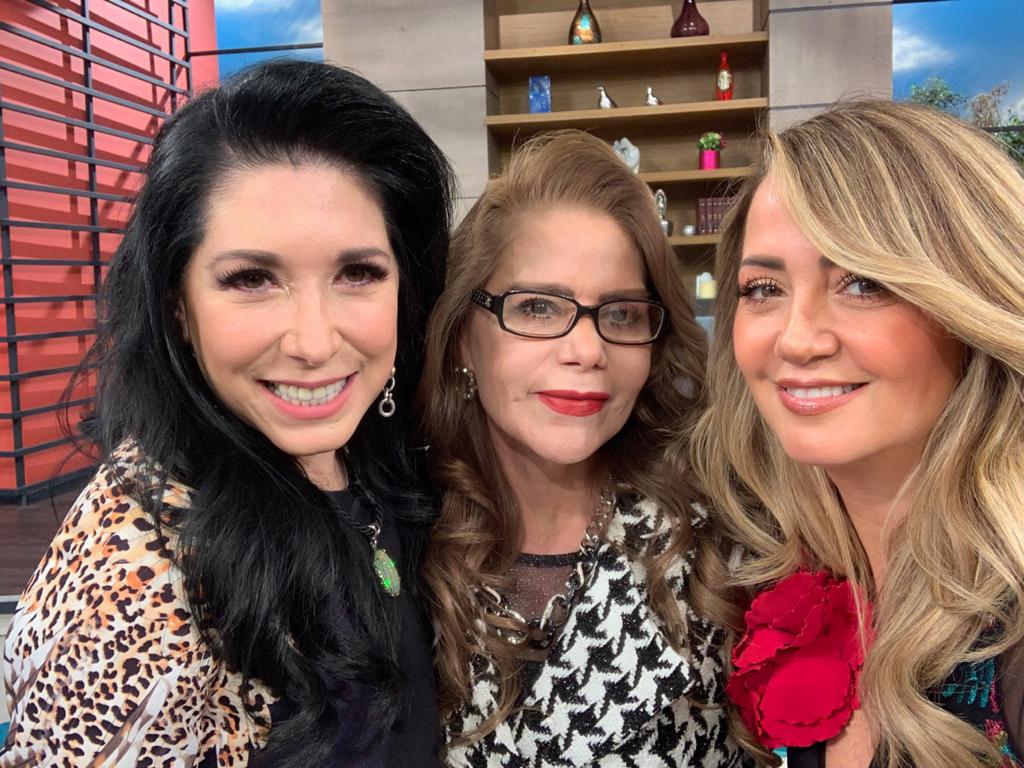 licmartinezs's tweet image. Esta mañana en HOY con mis adoradas y bellas @AndreaLegarreta y @EstelaDuran que gusto compartir con ustedes!