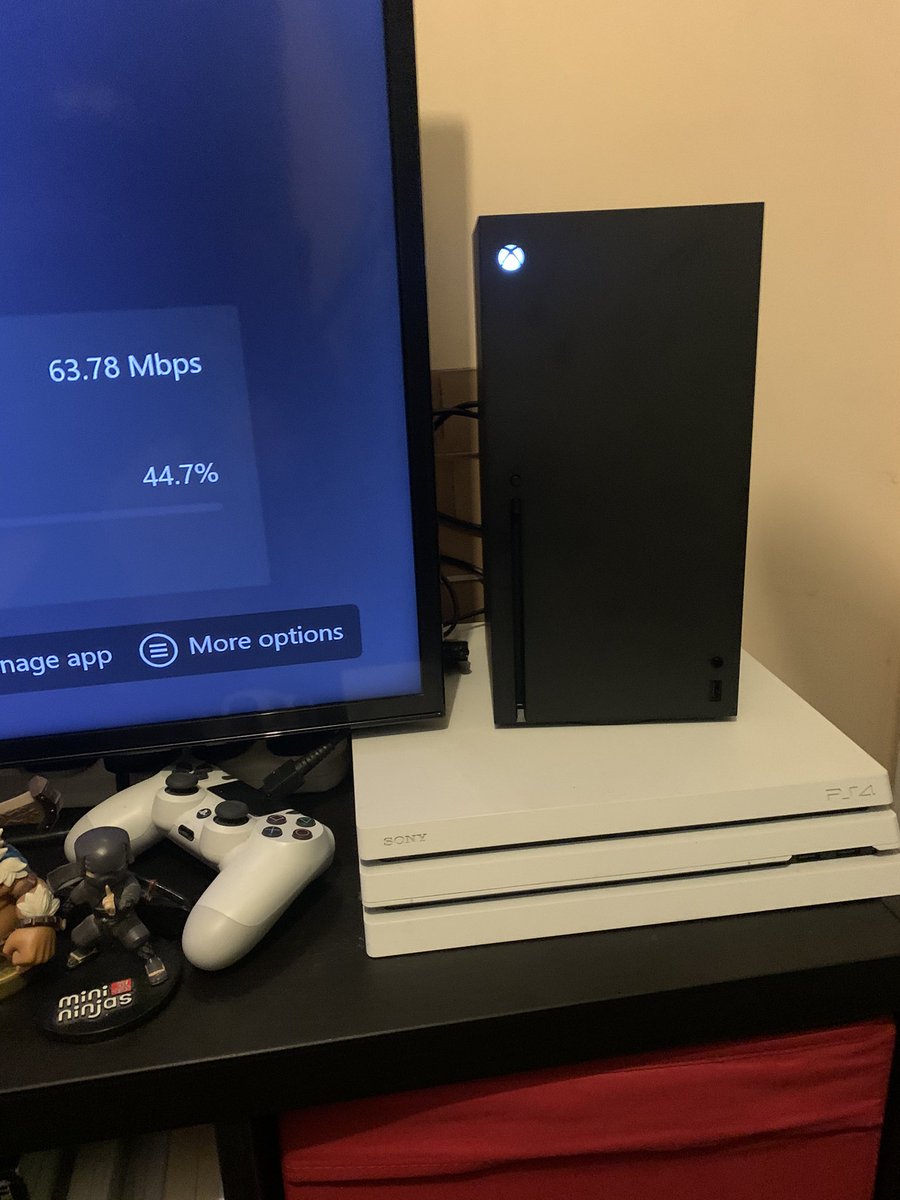 mrEvVB's tweet photo. Look what arrived today #XboxSeriesX . About to download #Fortnite @SIRNARIO @Xbox https://t.co/Nr18Jbr0op