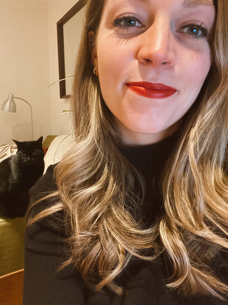 No, YOU dressed up to watch the #GillerPrize at home with your cat!!!
