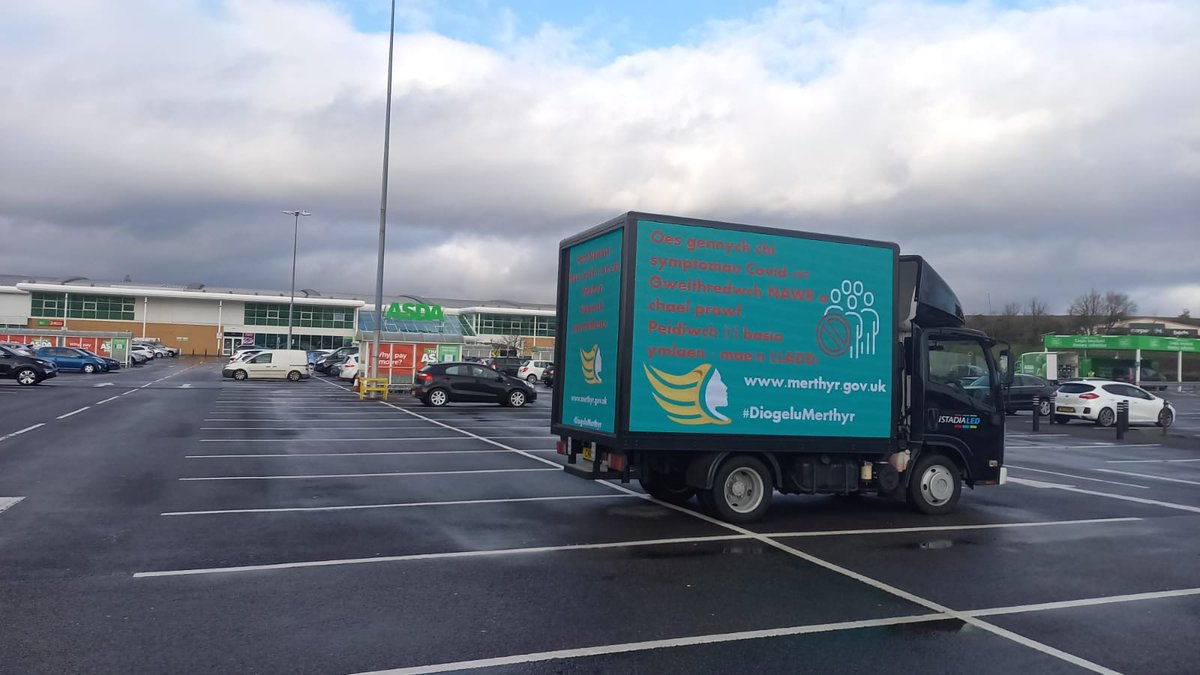 istadia's tweet image. We have noticed alot more people on the roads today since welsh lockdown has opened. So that means more people seeing the outdoor led screens in @MerthyrCBC advising people about the dangers of #COVID19 #StaySafe #mobileled #mobilemessaging