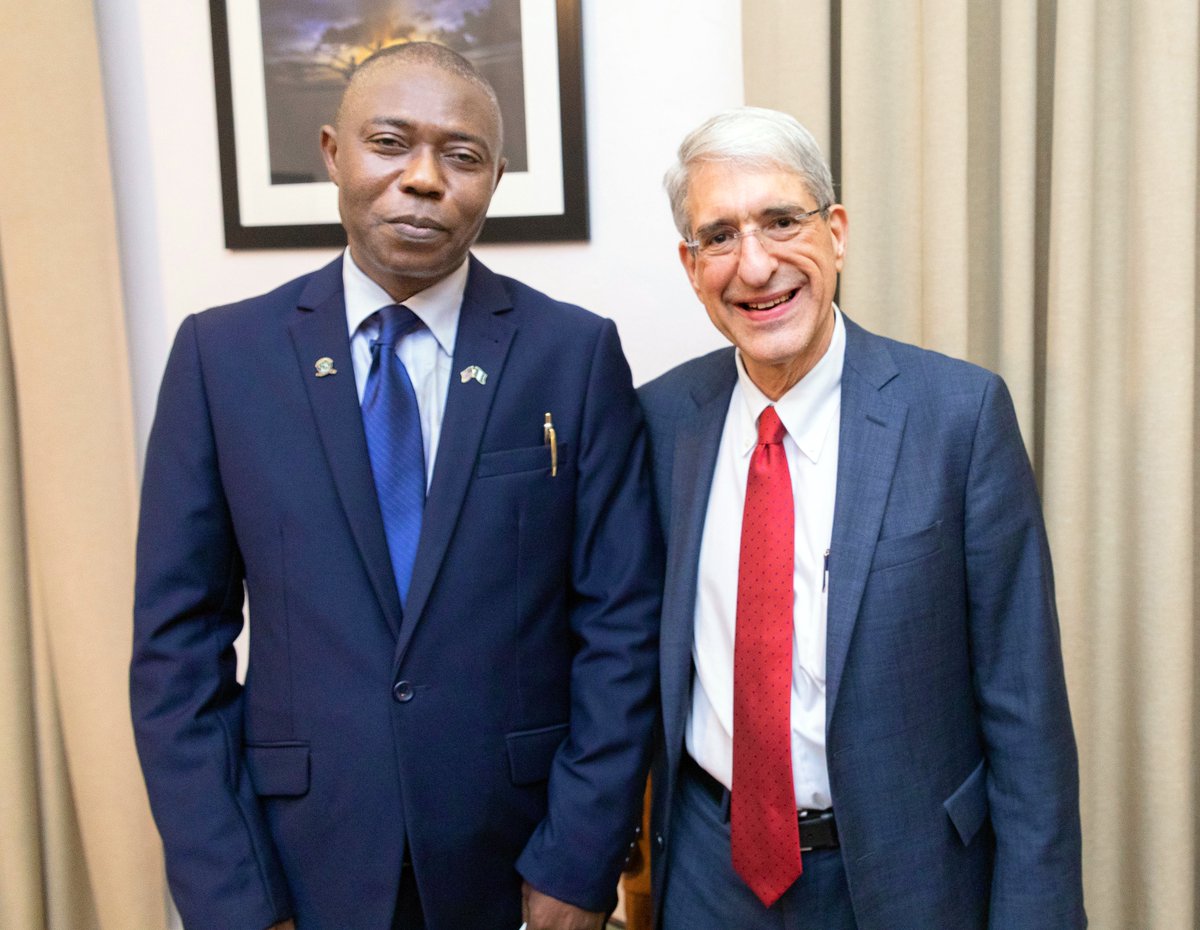 dockson's tweet image. Celebrate with me Prof. Peter Salovey, President of Yale University, for his outstanding contributions to university education in Africa and the world.