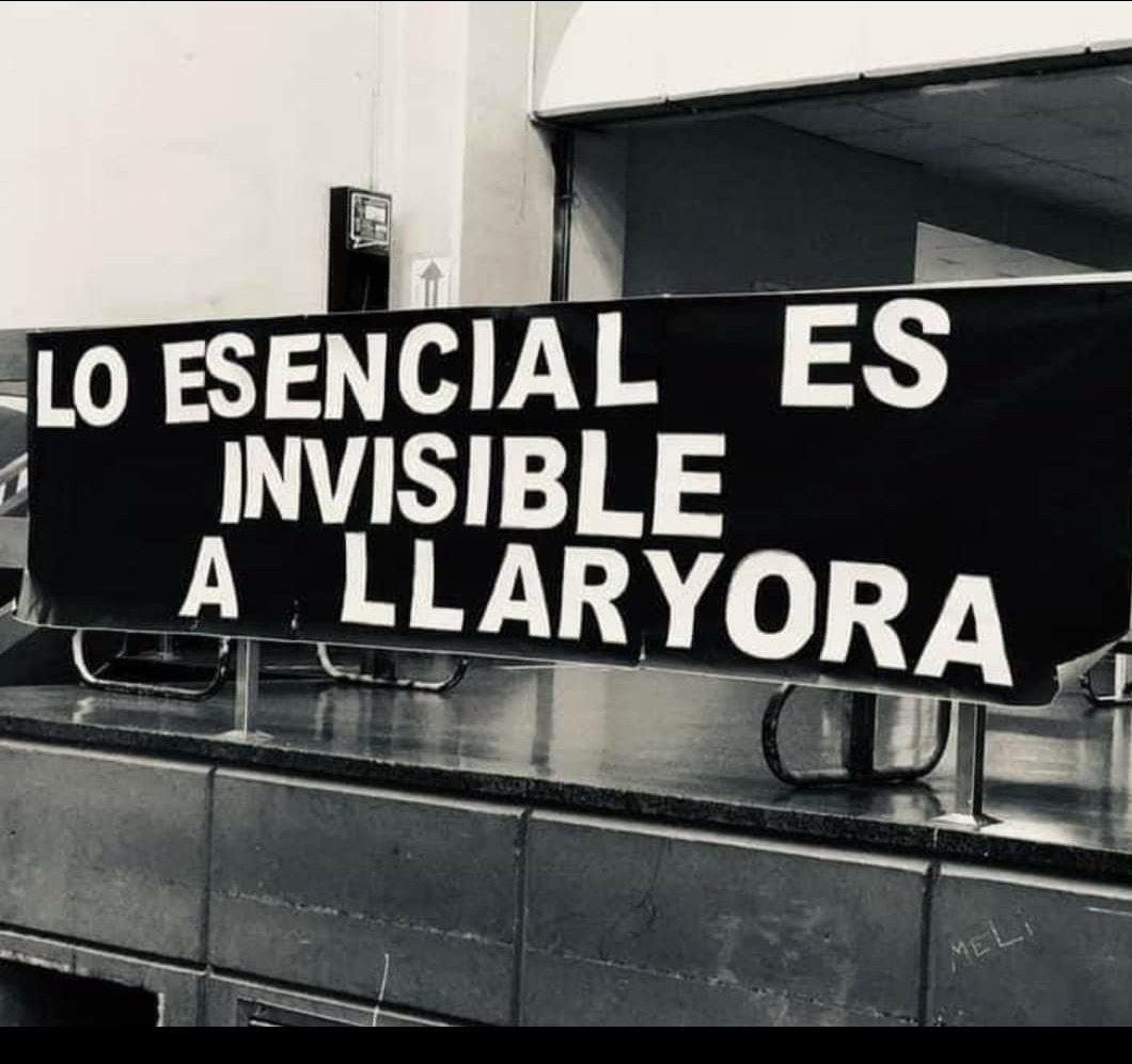 LORENACASASDIA1's tweet photo. #NoAlCongreso
#LlaryoraMiente https://t.co/rpT2FihSFU