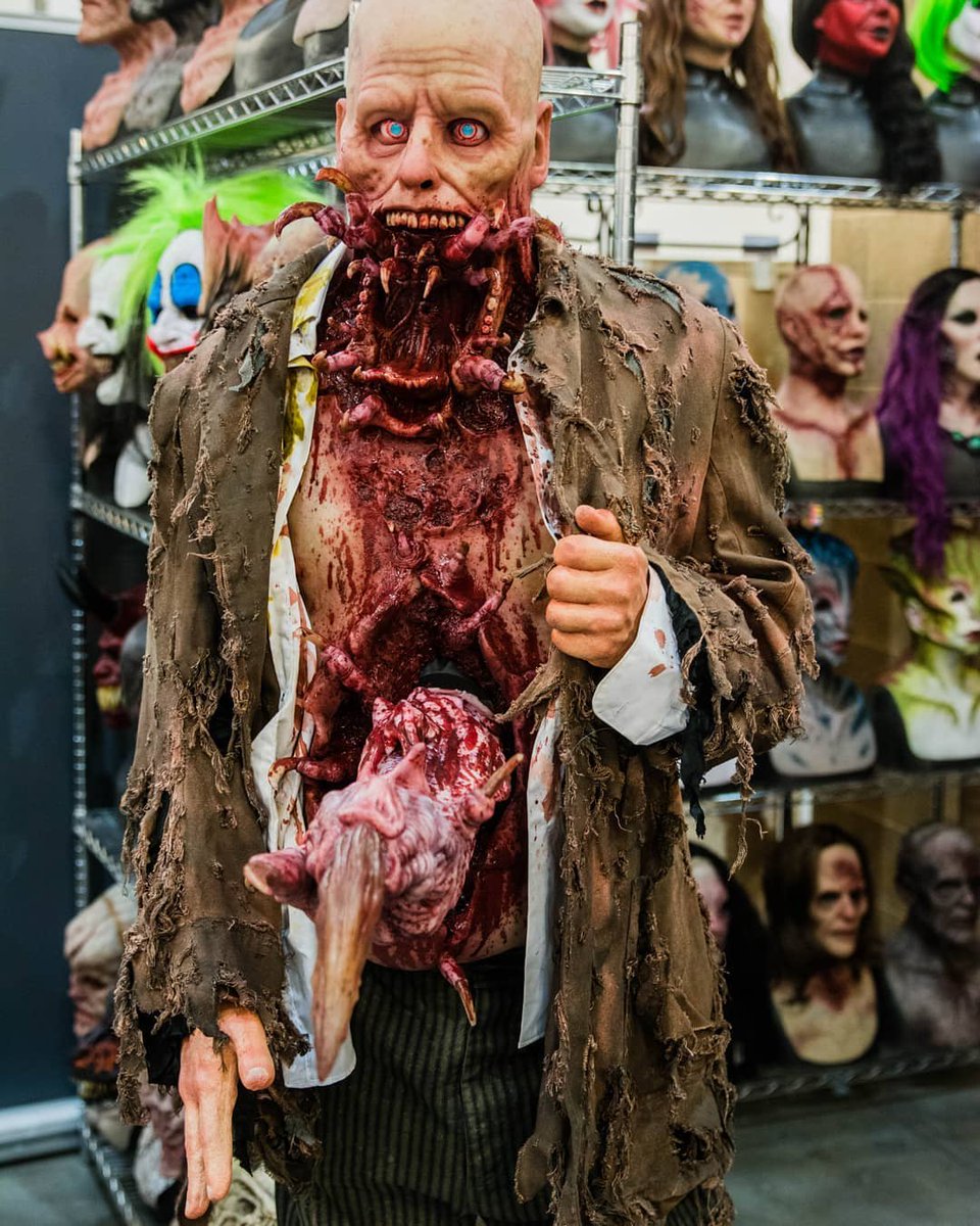 ⁣
⁣Check out this gruesome creation @immortalmasks seen at #Monsterpalooza 2019!⁣
*Photo by: Krystin Alfonso
⁣
Get early reveals for our next show by joining our mailing list!⁣
Click here ➨ bit.ly/2wMqOyj