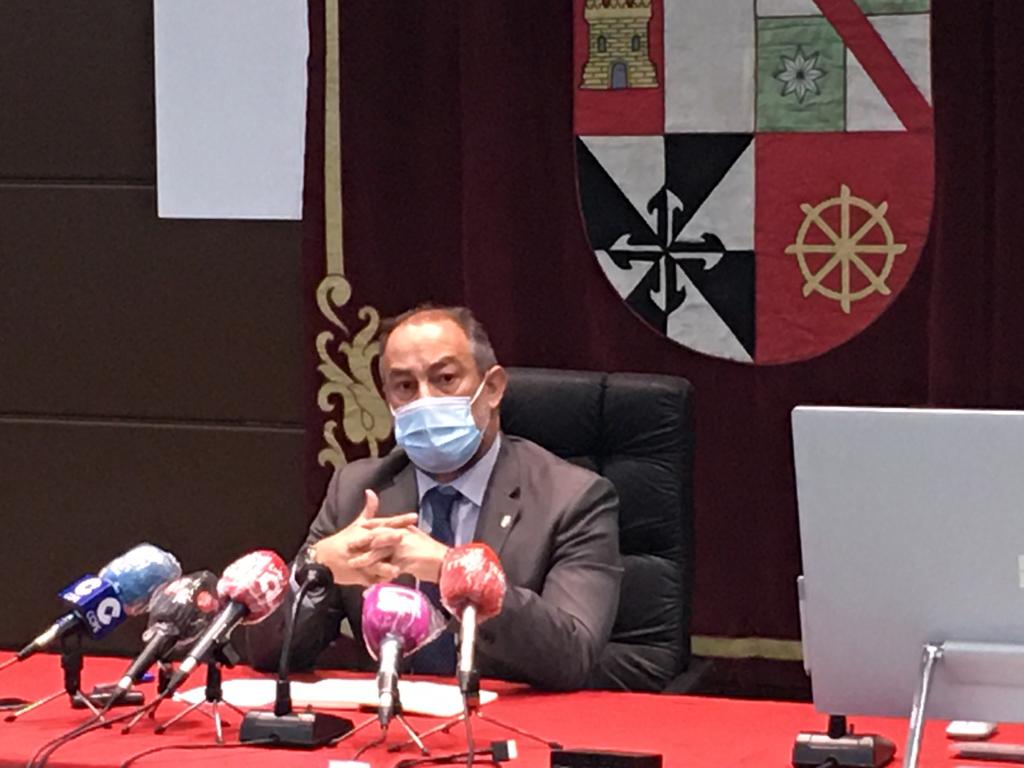 He presentado mi candidatura a rector de la <a href="/uclm_es/">Universidad de Castilla-La Mancha</a> con ilusión, pasión y responsabilidad. Gracias por las numerosas muestras de apoyo y sugerencias para elaborar un programa que permita afrontar con éxito los retos del futuro, en el que el estudiante sea el corazón de la UCLM.