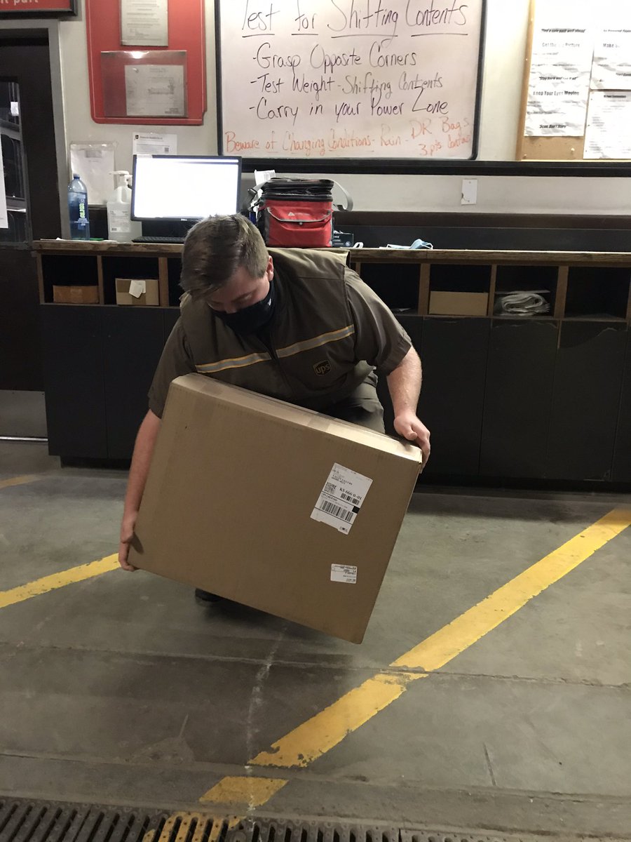 Injury Prevention Day in Topeka.  Grasp opposite corners, test for shifting contents, carry in your power zone.  <a href="/sdaniels3ups/">Steven Daniels</a> <a href="/CP_UPSers/">Central Plains</a> <a href="/ExperienceUPS/">Experience UPS</a> @drdavisups <a href="/chipcook4/">chip cook</a> <a href="/marc_peeler/">Lenexa NW CHSP</a>