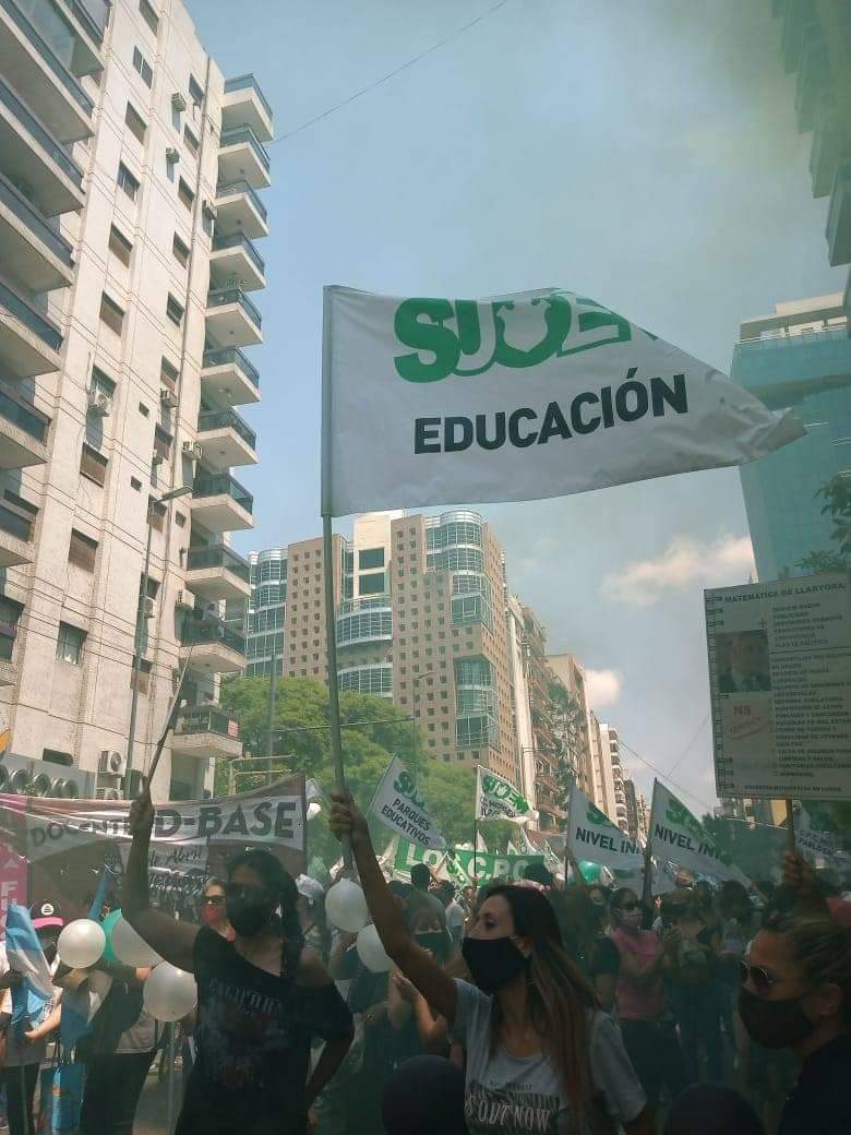 Nadia74864726's tweet photo. #NoAlCongreso
#LlaryoraMiente https://t.co/JCHdDKbg5n