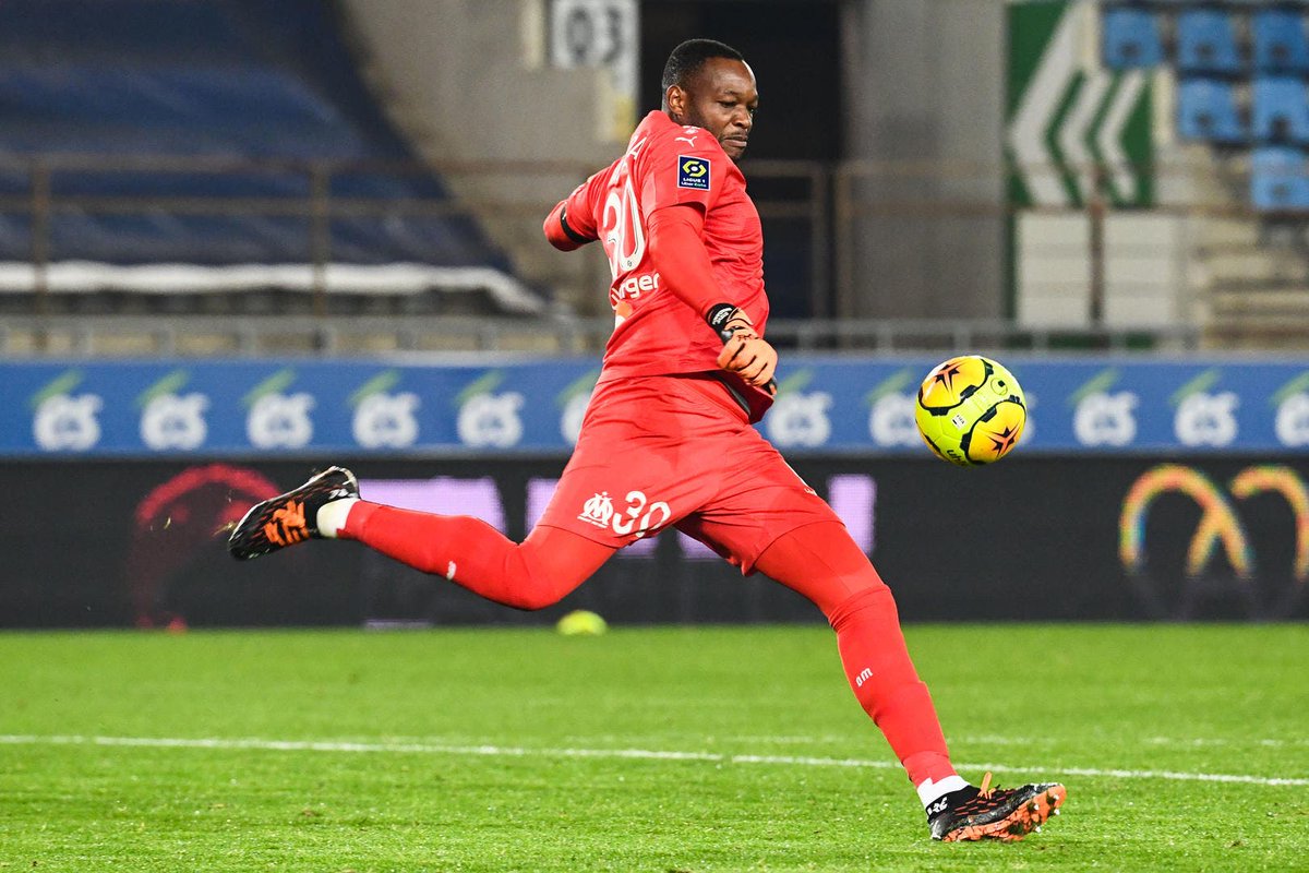 2. Steve Mandanda. Marseille, 35 ans, Droitier // 12 matches // 33 sélections. 2e gardien à gagner le plus de mètres par la passe (5466). Il a fait éviter 1,8 but à son équipe (PS xG), 2e meilleur. Et 3e en % d'arrêts : 69,8.