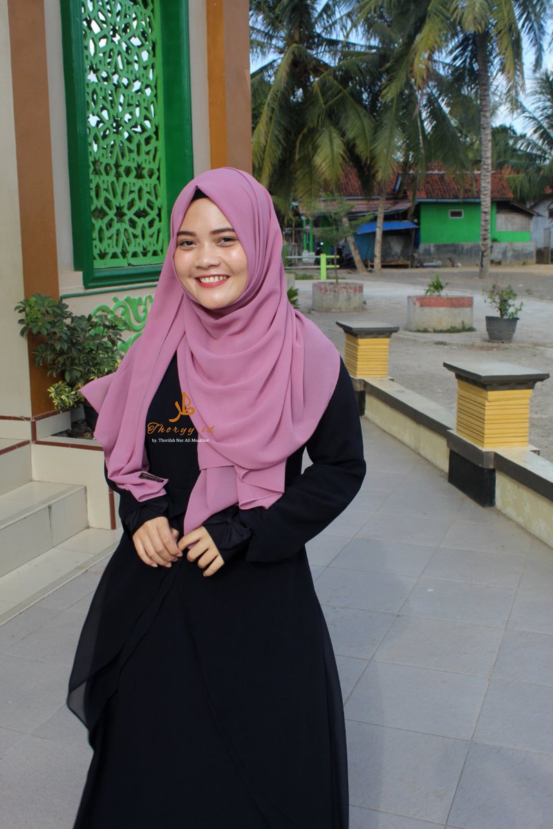 Thorifah_guzel's tweet photo. Jangan #nyusahin ortu kalo cuma buat beli pashmina, nah mumpung #BesokPuncak1111 jangan lupa order pashmina Zaira disini ajah https://t.co/x7aKya8U6o di tunggu yah 😗😘

#AhlanWaSahlanIBHRS #shopee1111 https://t.co/6jWK0LFjKD