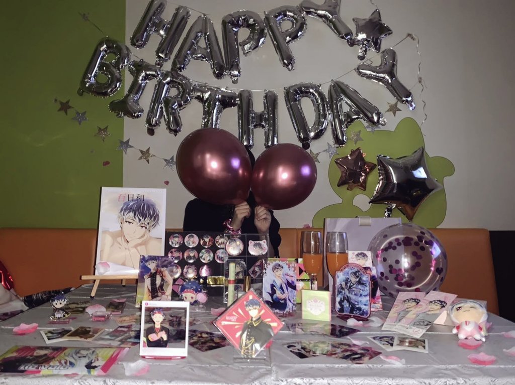 nakonako100's tweet photo. #百生誕祭2020 #百誕生祭 
少ないグッズで頑張った…！
百ちゃんに出会えて幸せです！ずーっとずーっと貴方が大好きです！
Happybirthday!!!素敵な一年になりますように✨ https://t.co/sHdWjwccfk