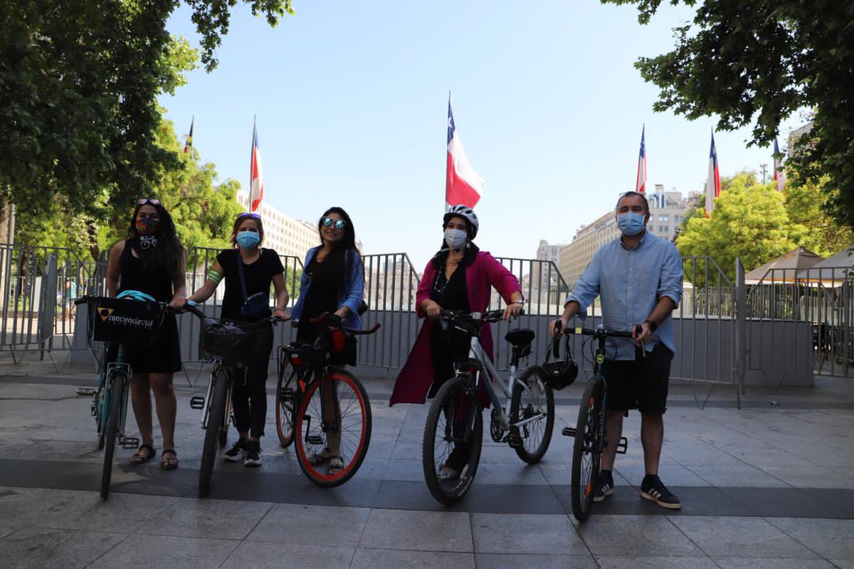 Junto a <a href="/RedCiudadFutura/">Red Ciudad Futura</a> <a href="/ConcienciaVial_/">Fundación Conciencia Vial</a> <a href="/ONGnochat/">NO CHAT</a> y otras organizaciones de la sociedad civil exigimos al <a href="/GobiernodeChile/">Gobierno de Chile</a> medidas urgentes para la protección de ciclistas en las vías. No + Ciclistas Muertos.