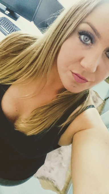 Hey ich w&uuml;nsche dir einen geilen Tag <3   https://t.co/mOTREPaRXP  visit my page darling <3   #camgirl<a href="/tag/camgirl"class="tags"><span>#camgirl</span></a><a href="/tag/livecam"class="tags"><span>#livecam</span></a><a href="/tag/versaut"class="tags"><span>#versaut</span></a><a href="/tag/heiss"class="tags"><span>#heiss</span></a><a href="/tag/geil"class="tags"><span>#geil</span></a>