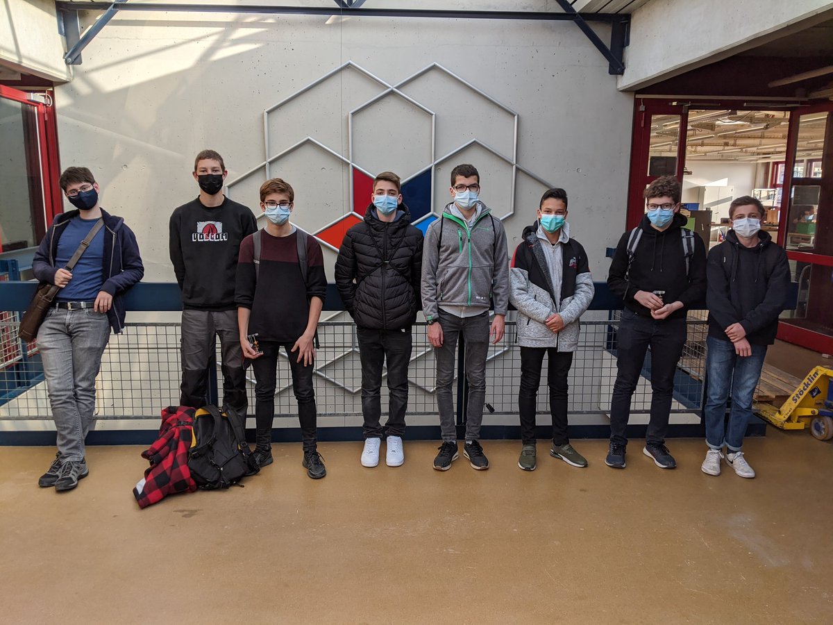 Huit jeunes sont venu lundi et mardi d'essayer au métier d'automaticien-ne.
Fais comme eux, inscris-toi à un des stages disponibles dans les métiers de l'école.
Plus d'infos sur bit.ly/35hV16G

#etml_automatique
#etml_stages
#apprentissage #CFC