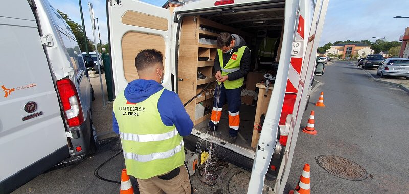 CoudrieauF's tweet photo. Cette période compliquée nous conforte dans l'idée que la #Fibre est indispensable pour le télétravail, la scolarité à distance ou pour communiquer avec ses proches. Grâce au professionnalisme de #SFRFTTH en région #Ouest des milliers de foyers bénéficient du #THD
#TousMobilisés https://t.co/zNvqMAzEr8