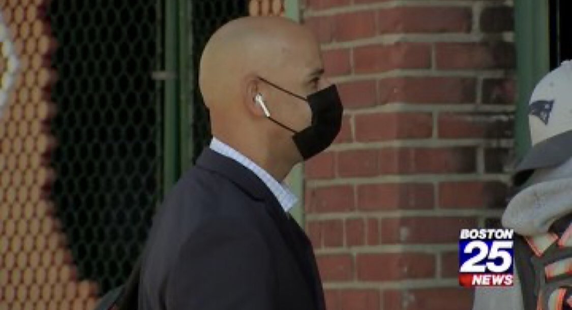 BostonSportsBSR's tweet photo. ALEX CORA IS BACK IN BOSTON!!! https://t.co/Mbjvcv3kmS