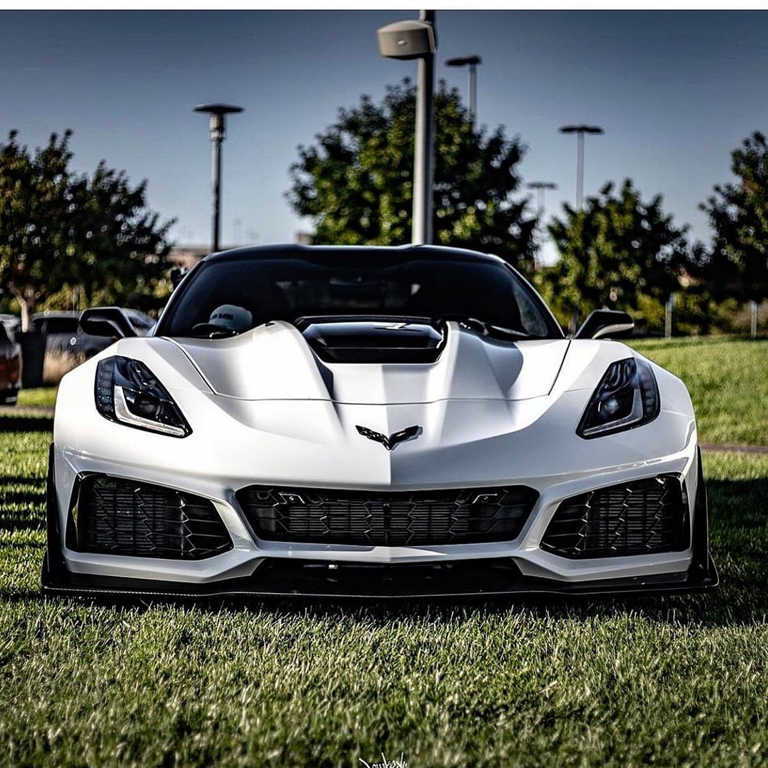 hotroddepotlv's tweet photo. Ominous Stare
❤ COMMENT 👇
.
Follow @hotroddepotlv
.
#hotrod #hotroddepot #hotrodparts  #lasvegas
#zr1 #z06 #stingray #corvette #c7 #c6 #supercharged #boost #v8 #carbonfiber #signaturenation #bigwing #corvettesofinstagram #chevy #fitment #horsepower #carporn #cars #bronze #lt4 https://t.co/ozo6KGHDJY