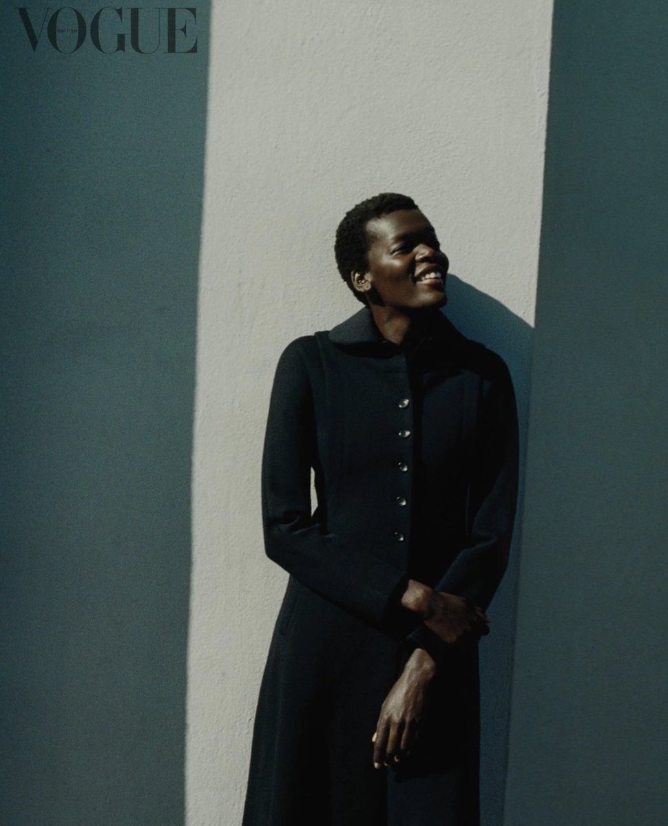 WJConnolly's tweet photo. #DramaticPause 🎭 Theatre gets the @BritishVogue treatment in this series of exquisite portraits of some rather famous faces from the London stage - words by @youngvictheatre’s @kwamekweiarmah. https://t.co/FGpAHJcxQ5