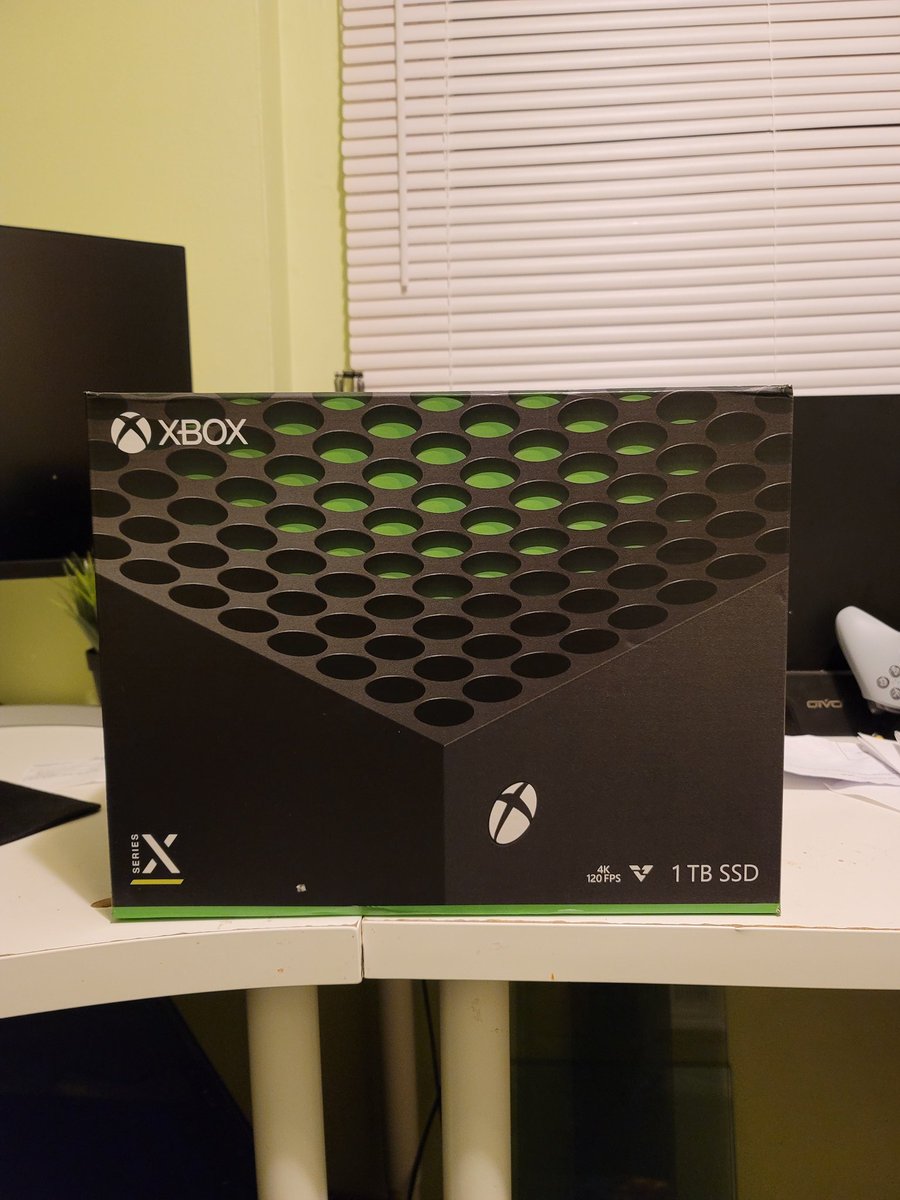 Coldboy_7mile's tweet photo. #XboxSeriesX #Xbox  💚💚💚
IT'S BEAUTIFUL IN PERSON. 😎 https://t.co/8szUNyKTKL