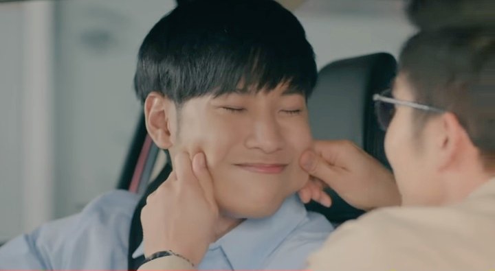 ma_Everlastingg's tweet photo. ดูย้อนหลังใน #LINETV เขิลซีนนี้หมอแซมกับน้องเอิร์ธ.😳
#FriendZone2Ep7 https://t.co/VOyW3dBkpi