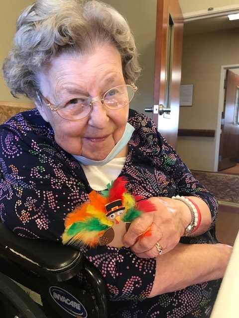 CedarRidgeHC's tweet photo. We are getting ready for Thanksgiving through arts and crafts. https://t.co/3fIfScK3pR