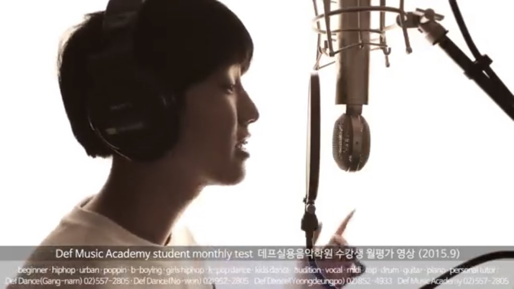 suddenly remember han once said he promised his father to come back to malaysia if he didn't make it to enter an entertainment company, but eventually he did it!!